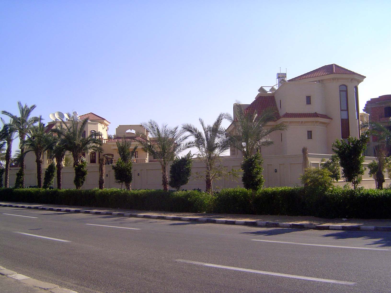 There's a range of housing here, with villas at the high end.