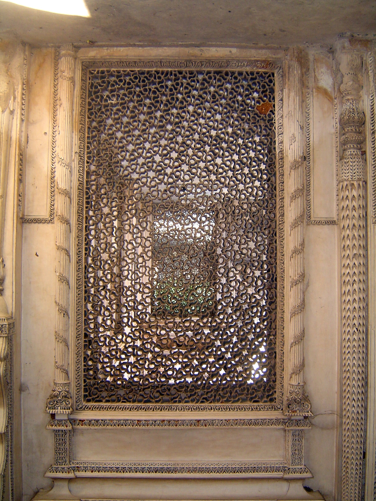 One of the enclosure's jalis.
