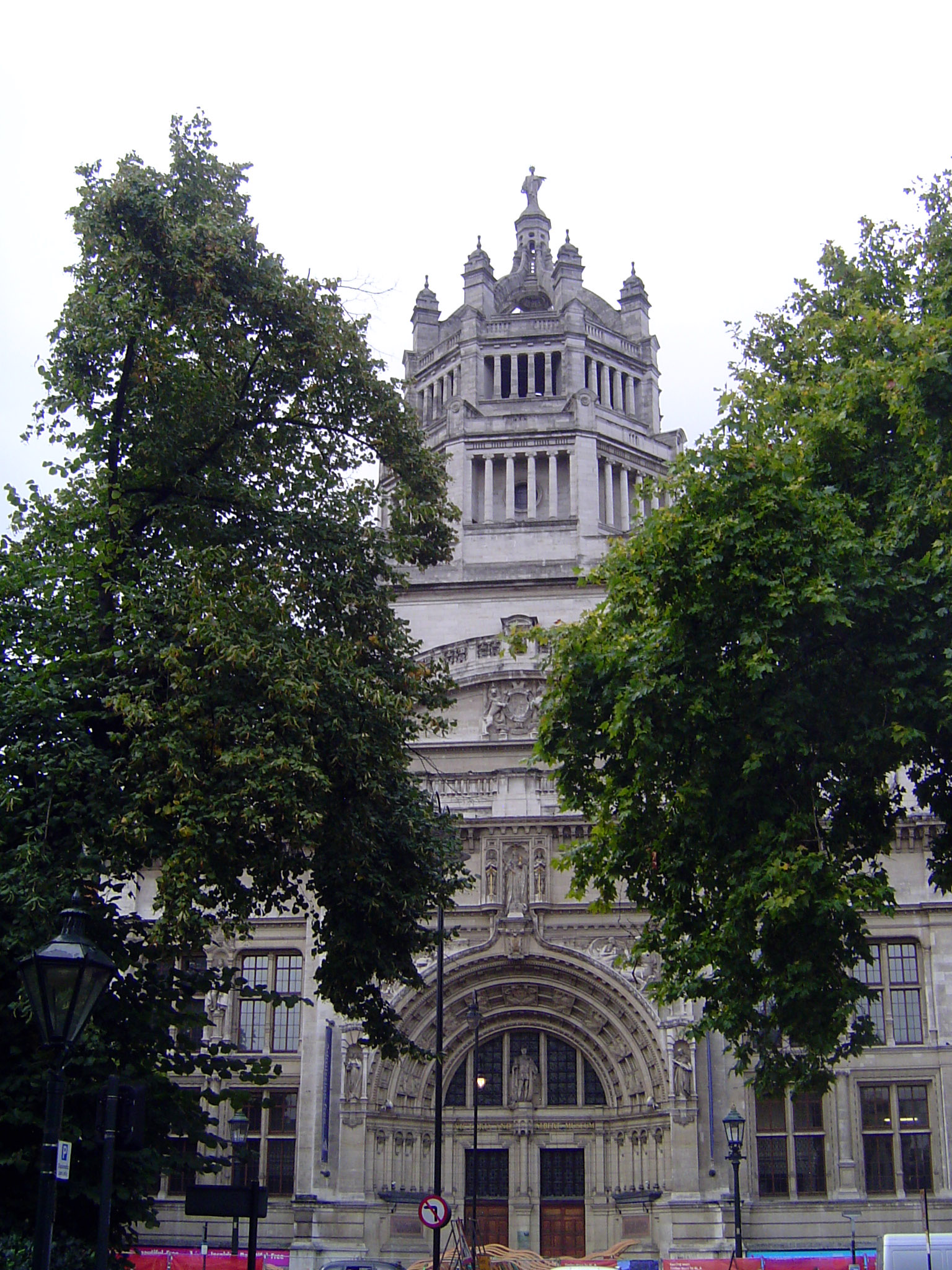 The Victoria and Albert Museum stands just to the east of the Natural History Museum but suffers by not being set back from Cromwell Road. T