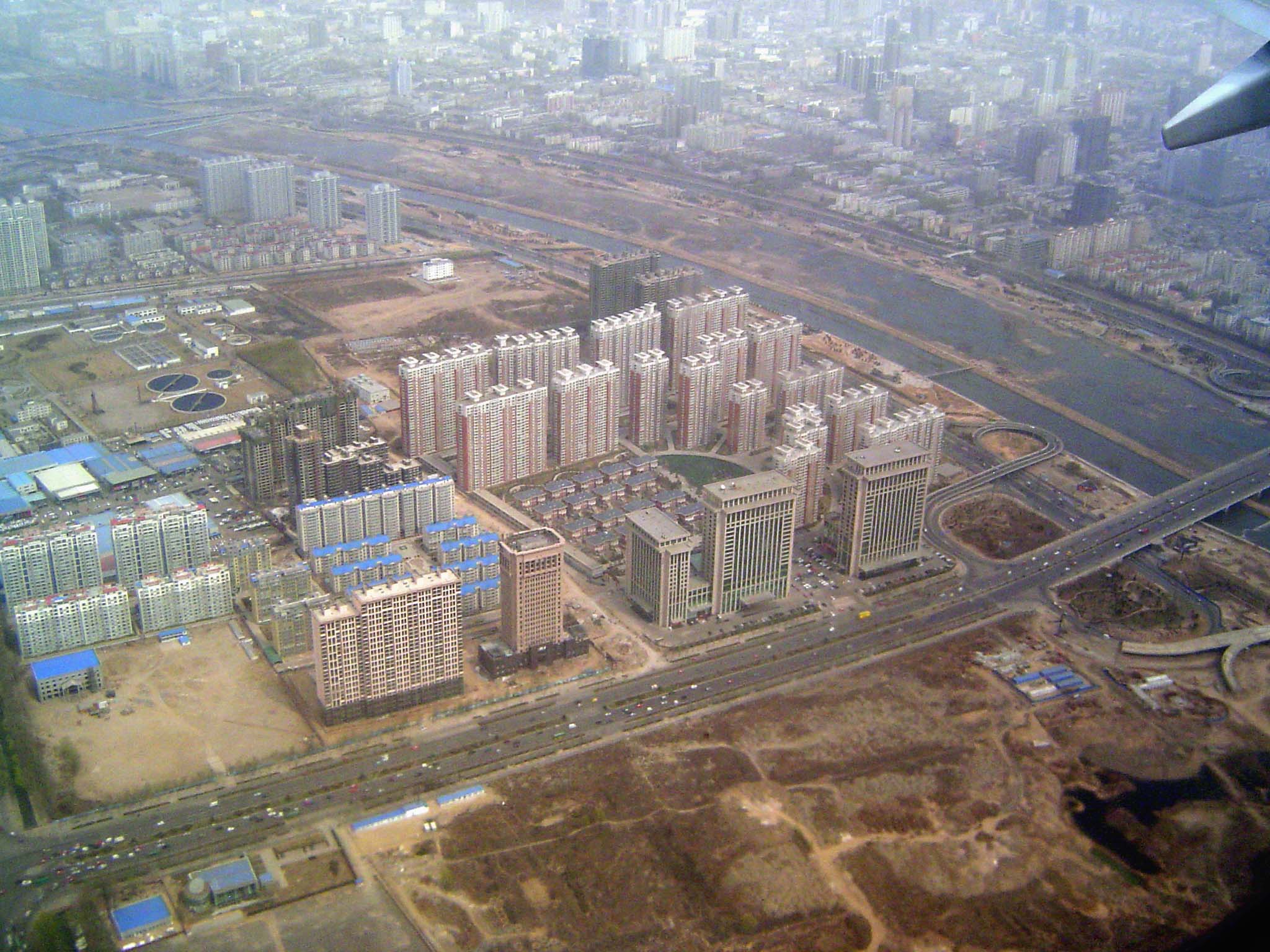 Aerial approach. Looks like a City of the Future, as envisioned early in the 20th century. Except that this is no artist's conception. That'
