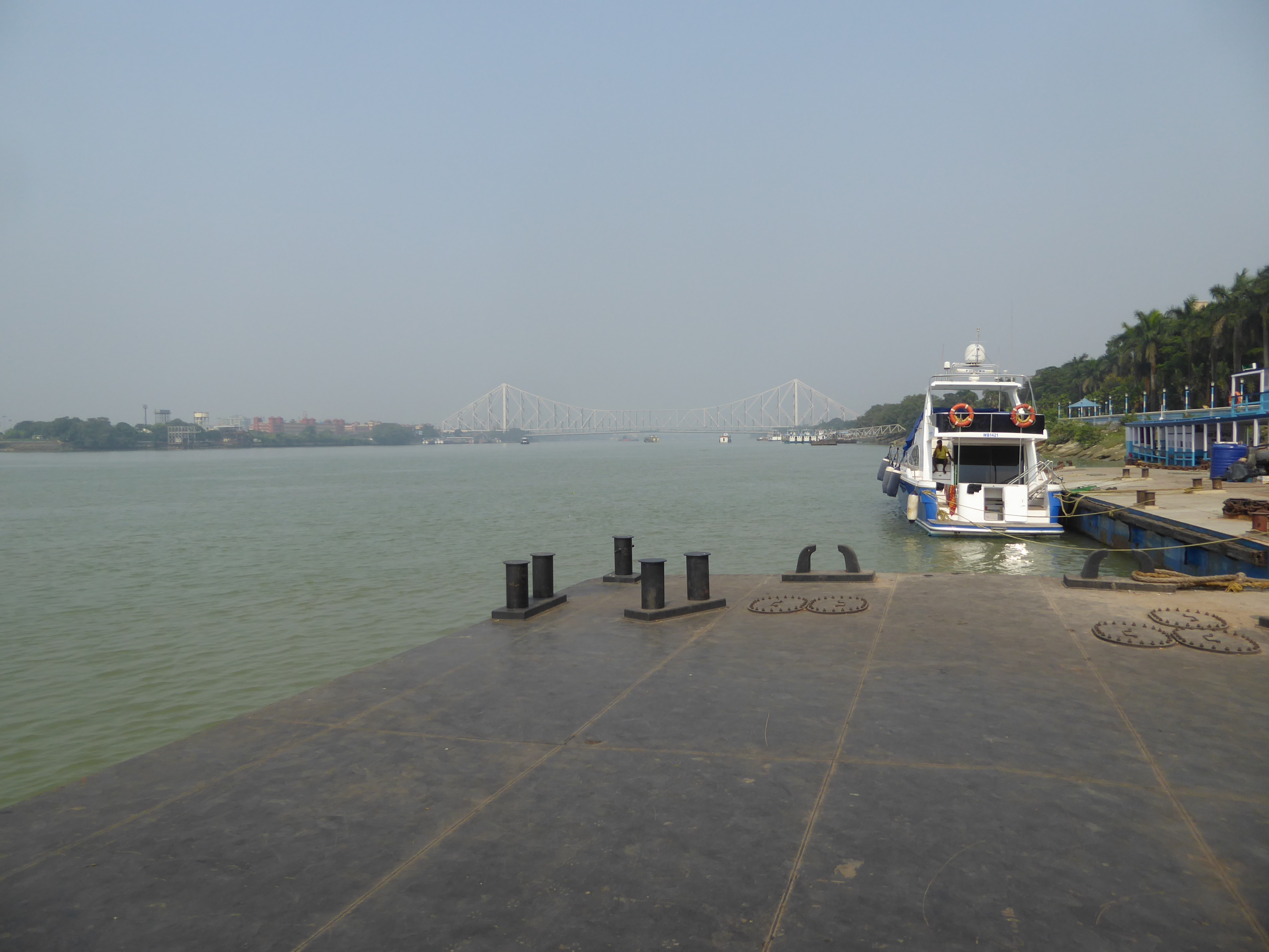 We're at the ferry dock at Millennium Park, just west of the banks. Ferries offer a shortcut from here to the rail station at the other end