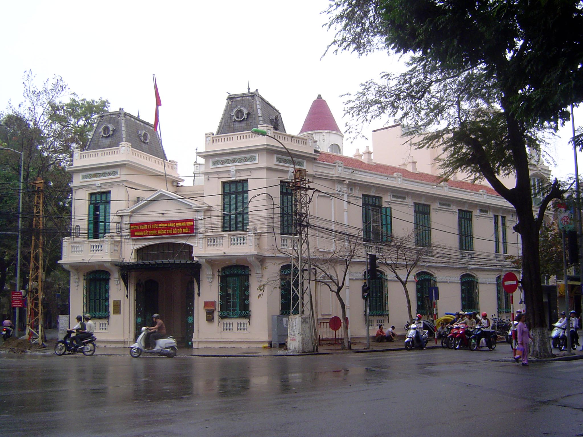 Some of the buildings of the era have been kept almost unchanged.