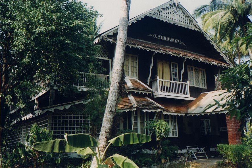 Down on the lowlands in front of the ridge, there are a few wooden houses like this one, built by a timber merchant who sold it to a senior
