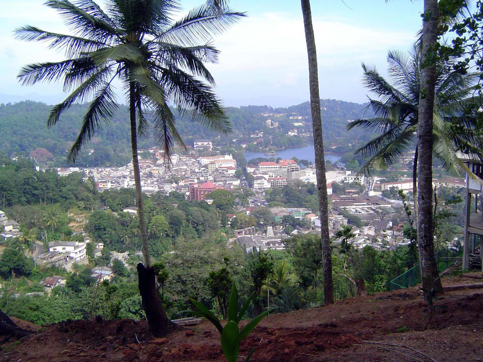 Established as a capital in 1511, Kandy had two dynasties and a total of 12 kings before the British took over in 1815. Then, as now, the to
