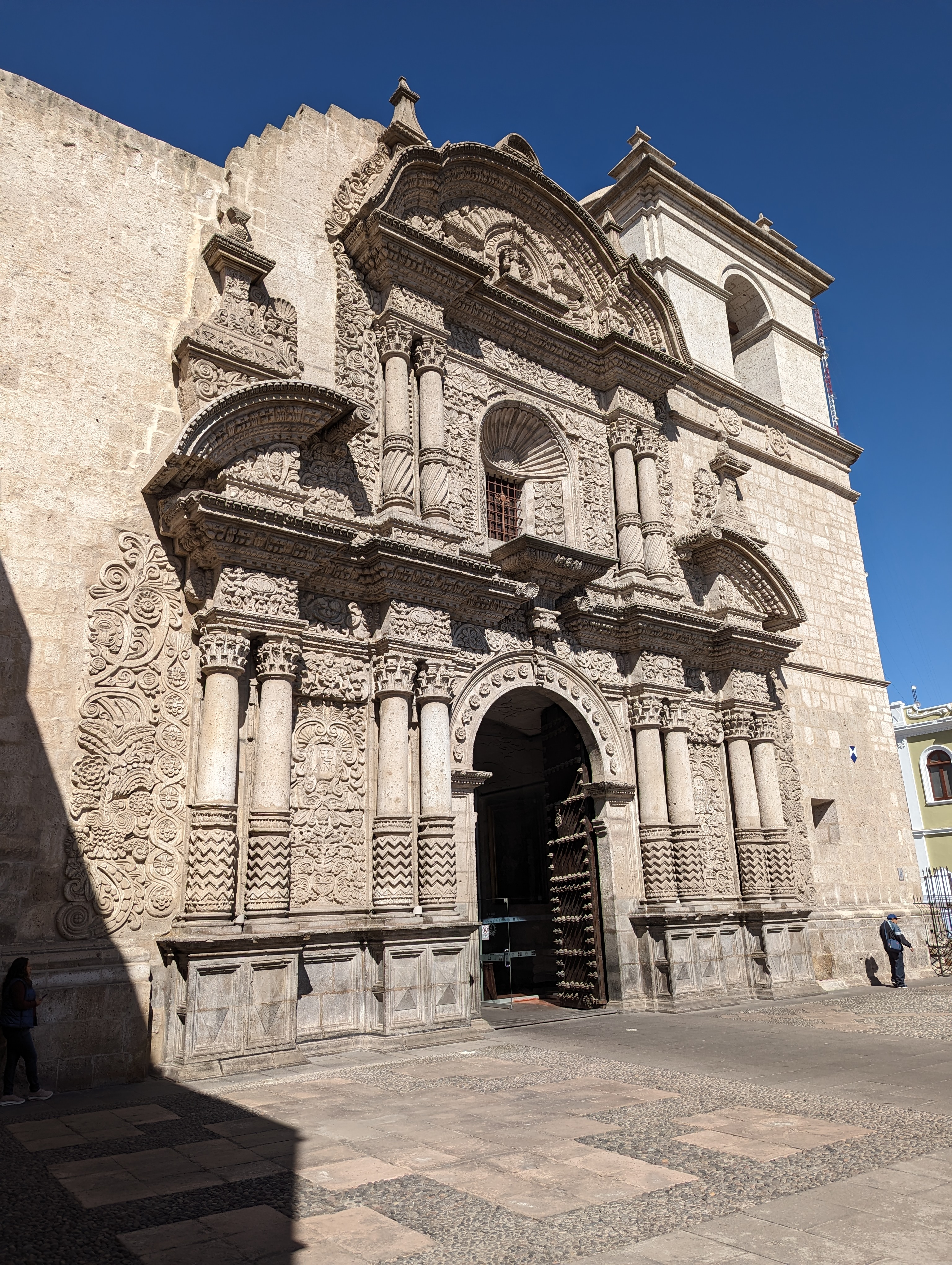 And here's the city's pride and joy, at least for architecture buffs. It's the entrance to the Compañia church, from the middle-to-late 1600
